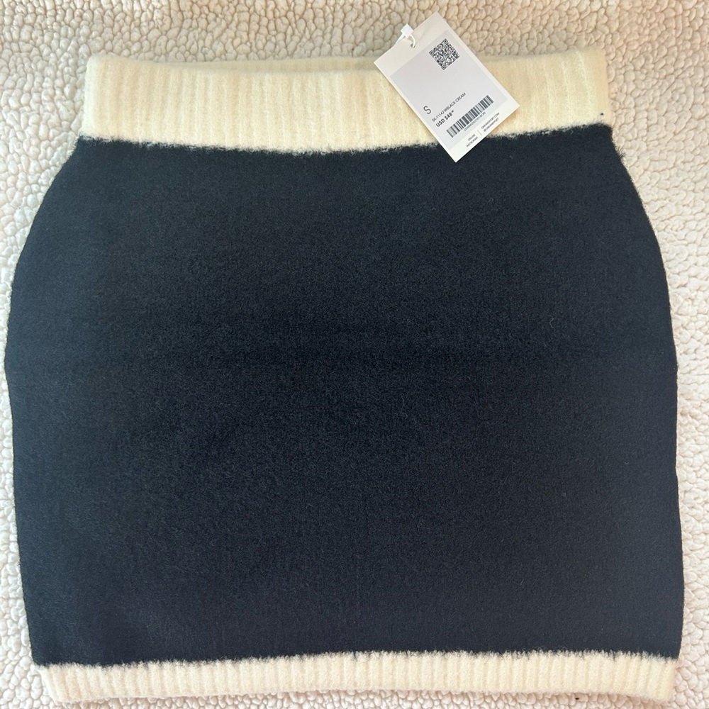 OAK + FORT Black Mini Skirt with Cream Trim